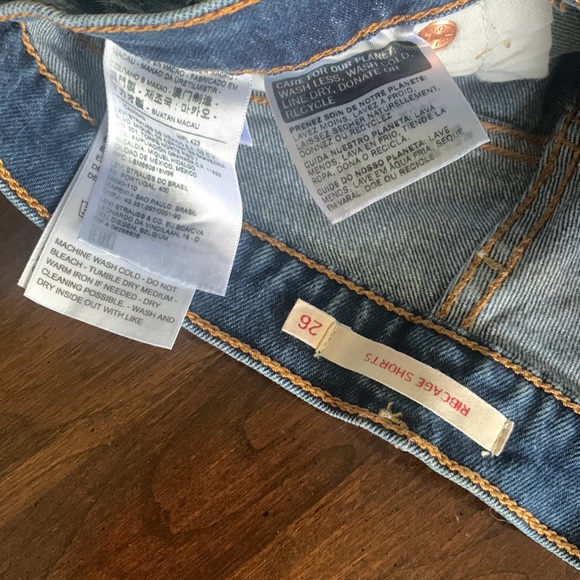 Levi distressed rib cage denim shorts - Picture 8 of 8